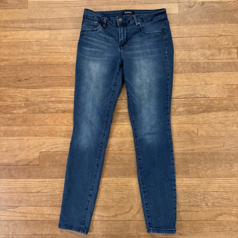 d. jeans medium wash low rise jeggings pants size 8
 b37
